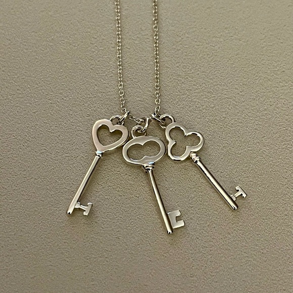 Authentic Tiffany & Co Necklace - Picture 5 of 5